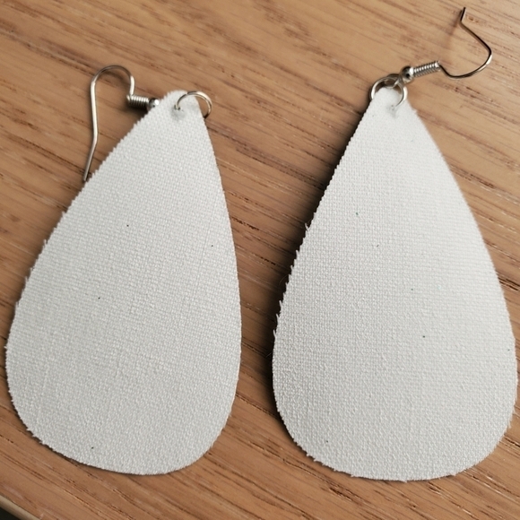 GREEN Sparkly Glitter March/Saint Patrick's Day Dangly Handmade Earrings - Picture 3 of 5